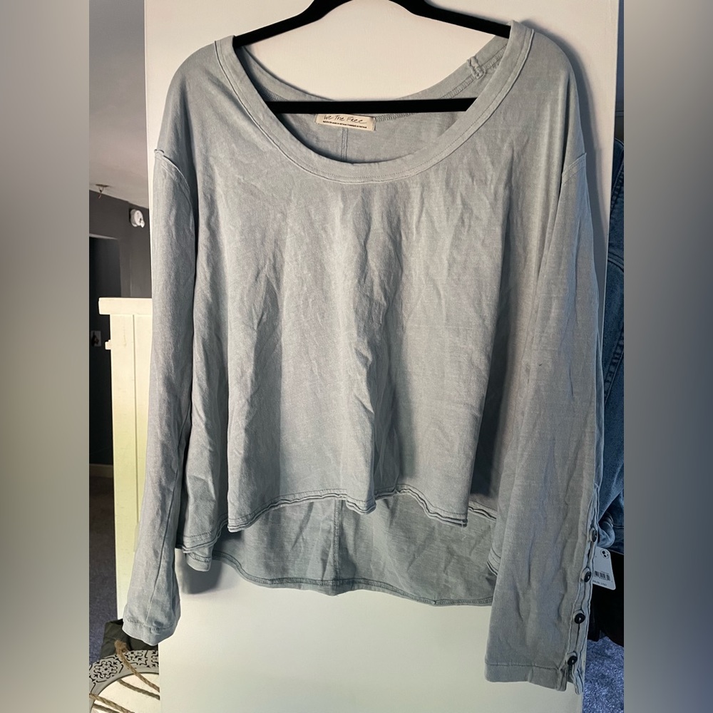We The Free CC Longsleeve - light blue size M EUC